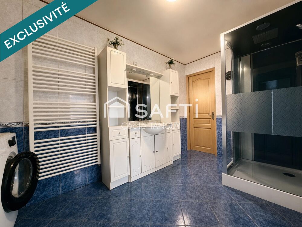 Maison de ville mitoyenne 80 m² + 20 attenants / 2 chambres