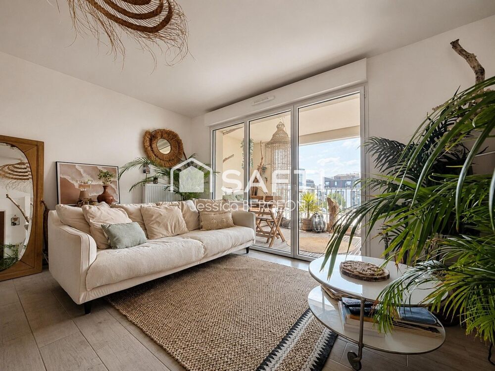 Vente Appartement T4 avec terrasse, vue dégagée et 2 parkings – Résidence récente avec ascenseur Bordeaux