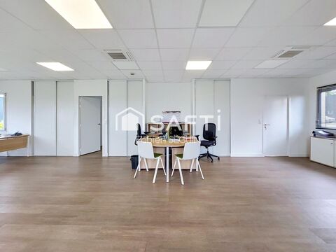   Bâtiment commercial / artisanal, au cœur d'une zone d'activité dynamique ! 