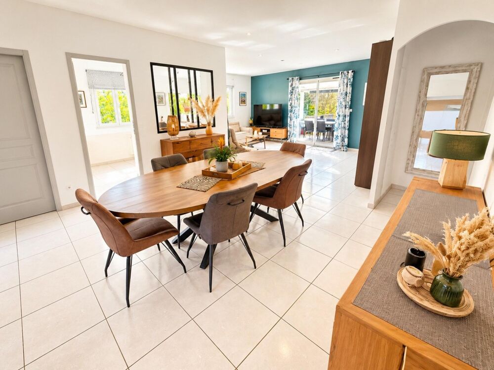 Vente Maison Magnifique Villa plain pied 4 faces 5 pièces avec piscine sans vis à vis – Magalas (34480) Magalas