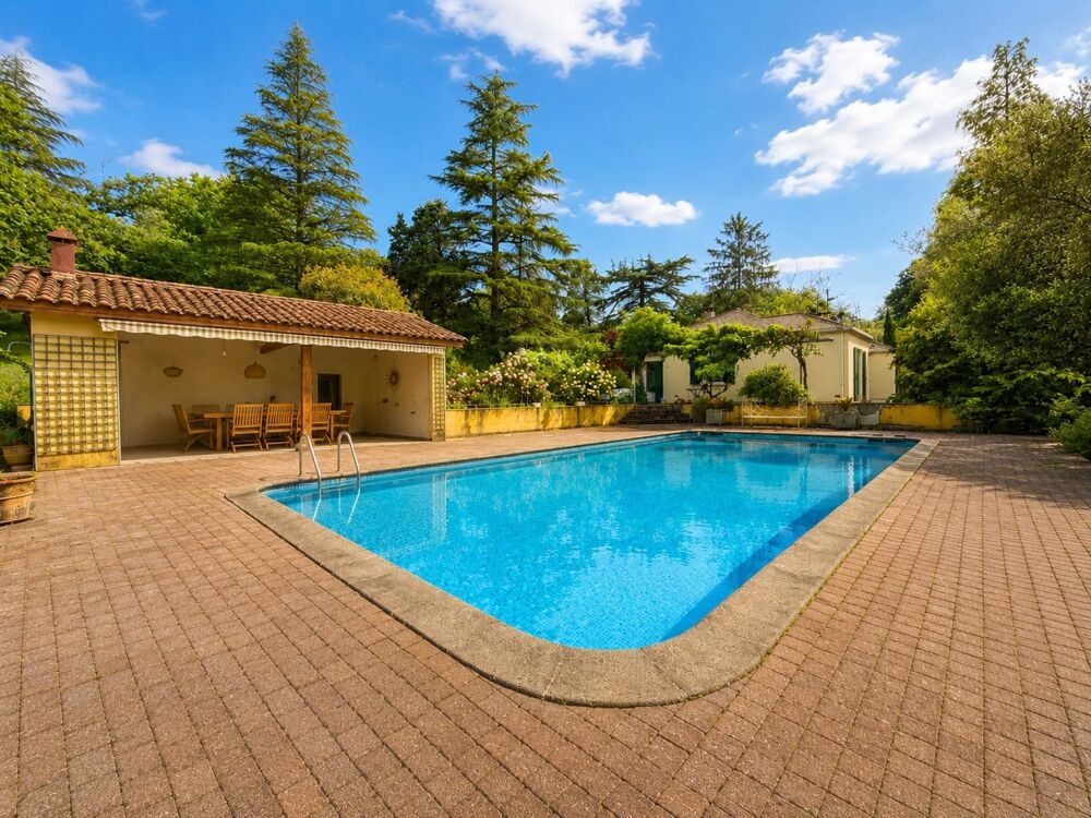 Maison plain-pied 170 m² sur un terrain de moins de 2 ha