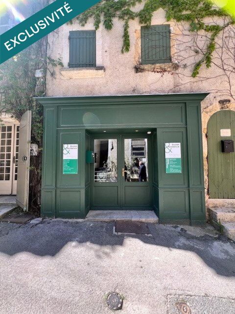 Local commercial pr&ecirc;t &agrave; etre exploit&eacute;. 291000 84160 Lourmarin