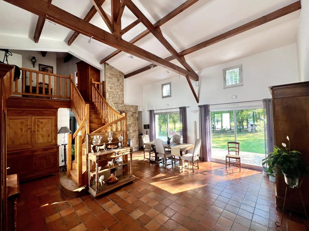 Grande maison familiale en excellent état - Aucun travaux à prévoir.