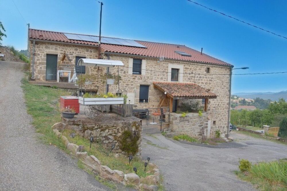 Charmante maison en pierre en pleine nature
