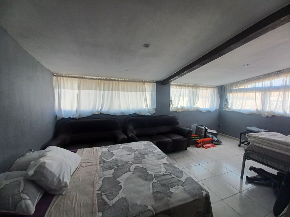 Vente Maison Une maison 154M2 terrain 555m2 6 chambres terrasse jardin Beziers