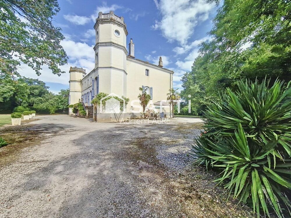 Vente Propriété/Château À VENDRE – CHÂTEAU DU XIXe SIÈCLE – 448 m²  avec un parc de 7 hectares  aux portes de Toulouse Toulouse