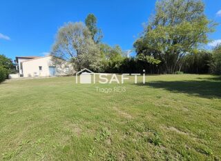  Terrain à vendre 687 m²