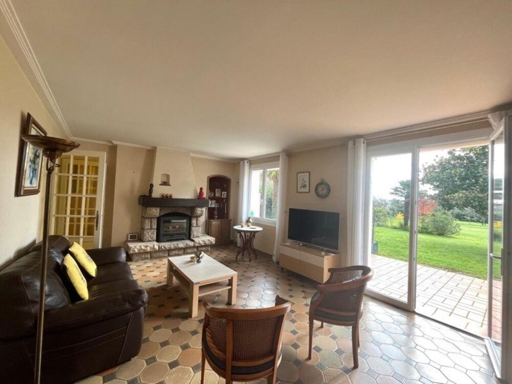 Vente Maison En plein coeur de St Lyphard: grands volumes et joli jardin! Saint-lyphard