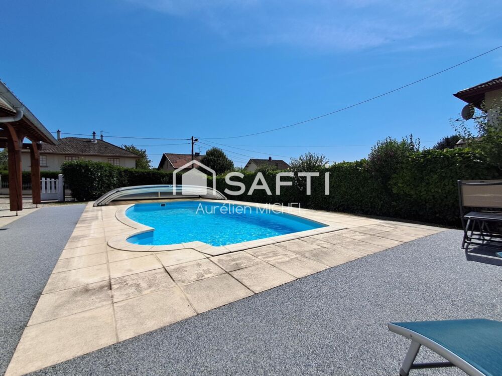 Maison de plain pied de 146m² avec véranda et piscine