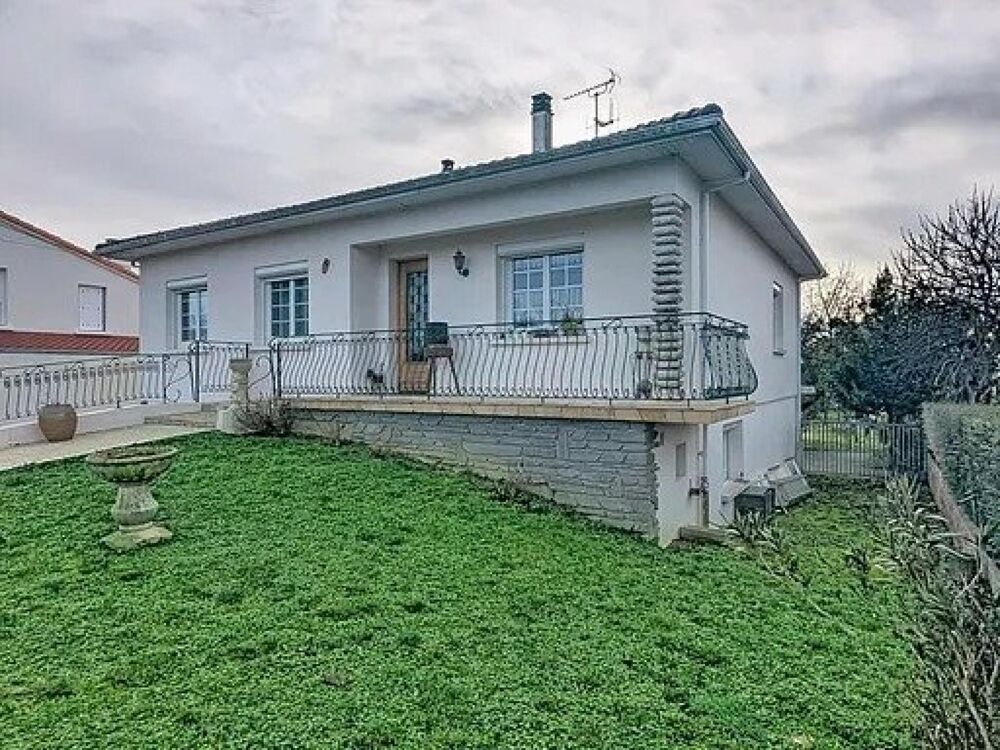 MAISON FAMILIALE EN CENTRE VILLAGE
