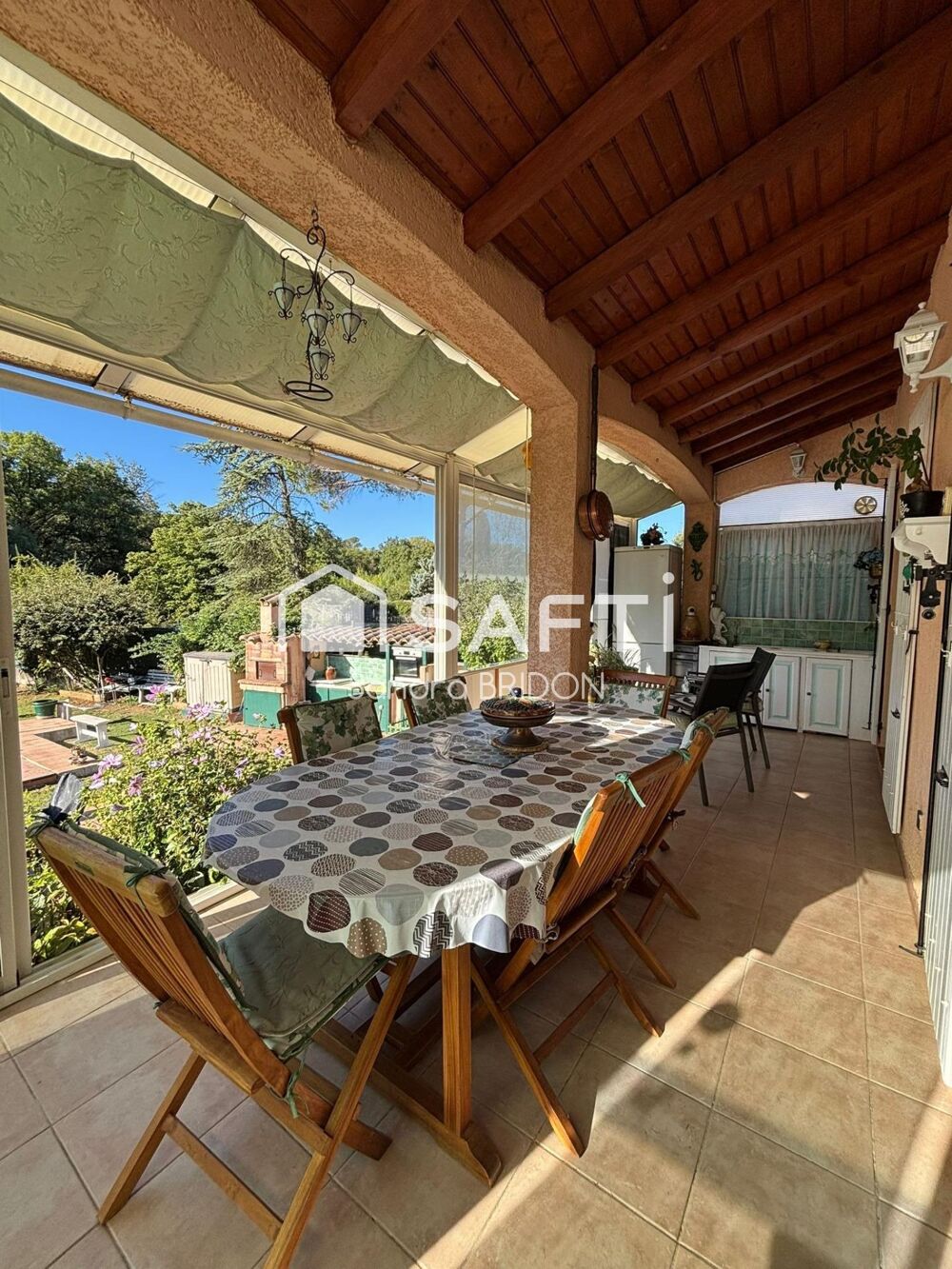 Vente Maison villa de plain pied avec joli jardin Vins-sur-caramy