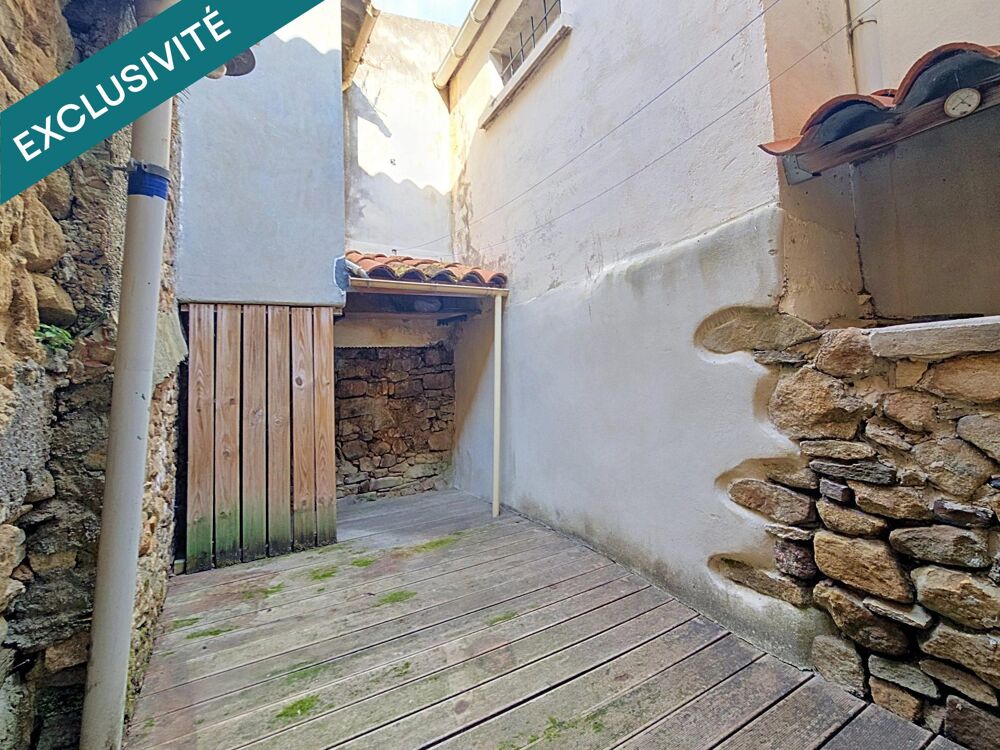 Vente Maison Une maison de caractère avec deux terrasses, superbe cave voûtée et plus de 1 150 m² de terrain, au cœur de Camplong. Camplong