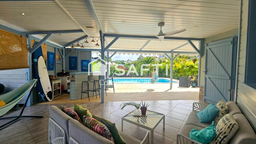 Maison avec piscine et grand espace extérieur  Les hauteurs du Robert