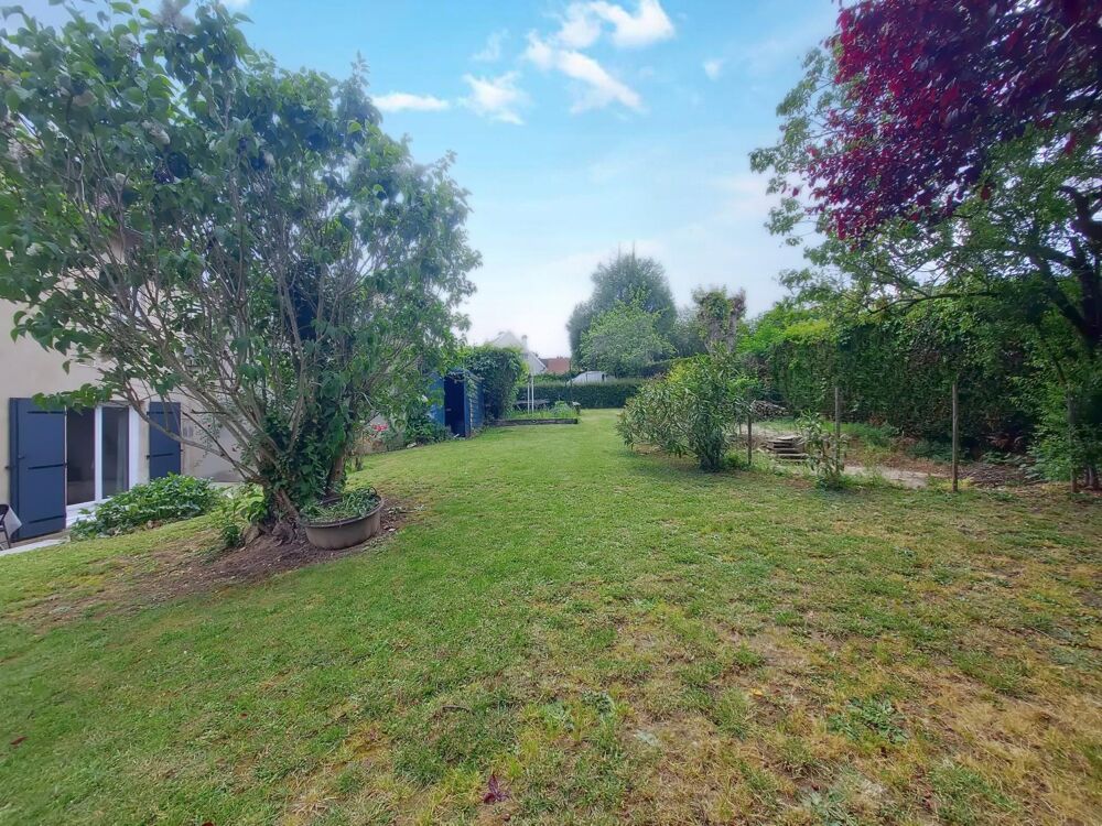 Maison de caractère avec jardin sans vis-à-vis et studio indépendant.