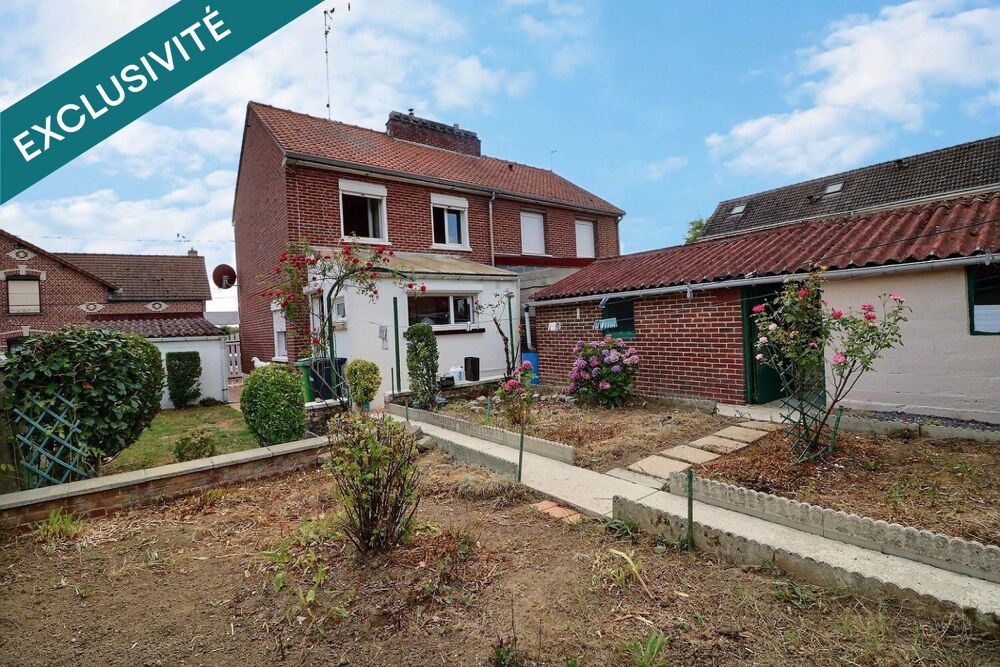 Vente Maison Maison semi-mitoyenne, 3 chambres, au calme, avec stationnement, garage, remises et jardin . Le tout en bon état de santé struct Poix-du-nord