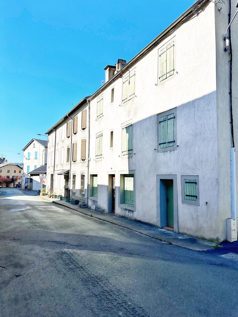 Maison de caractère à Brassac, à deux pas du château