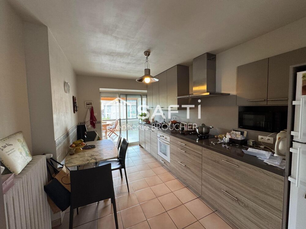 Vente Maison Maison de hameau en pierre avec terrain et piscine Vallon-pont-d'arc