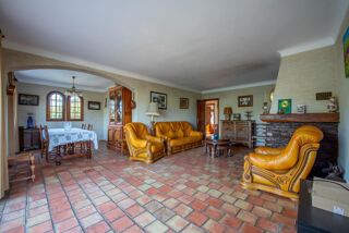  Maison  vendre 8 pices 247 m