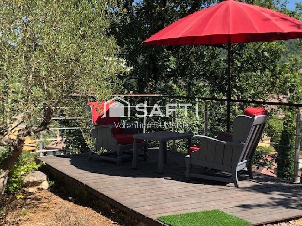 ? Charmante maison familiale avec piscine et vue imprenable à Collobrières ?