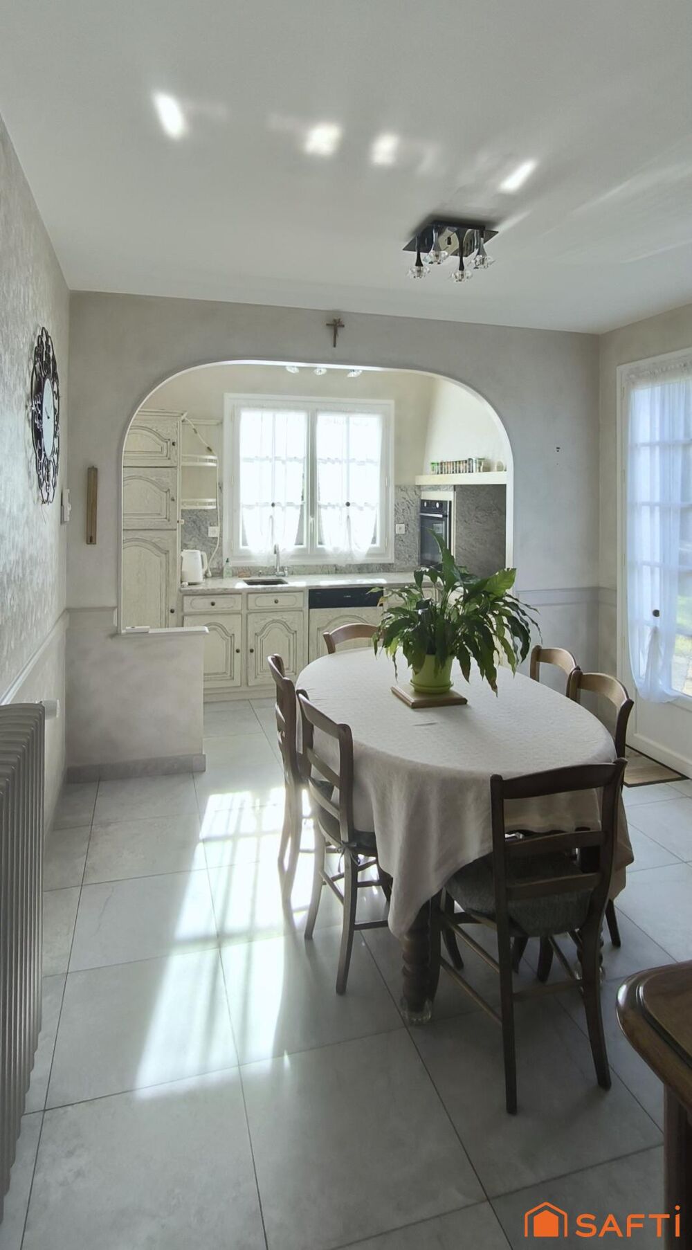Plain-pied 3 chambres avec grand terrain  idéal famille