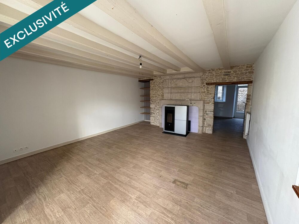 Maison avec extérieur et garage