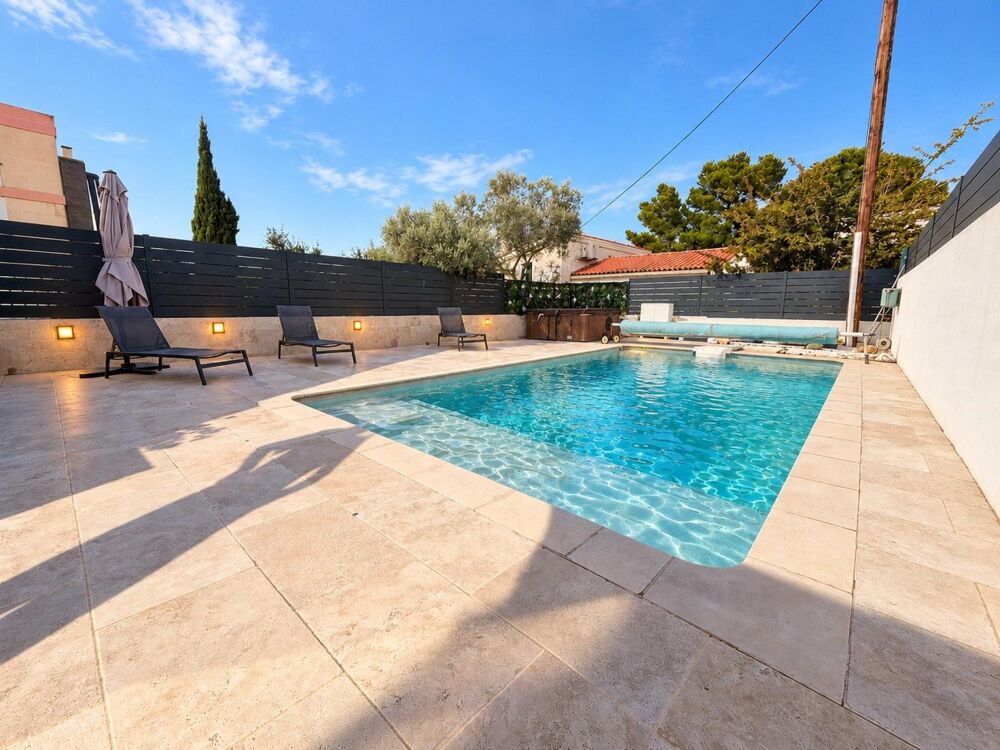 Vente Maison Maison familiale 141 m2 avec piscine, spa et garage - Martigues Jonquières Martigues