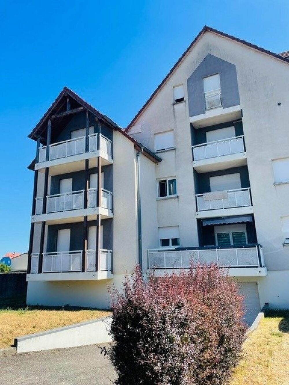 4 chambres avec plusieurs grande terrasse.