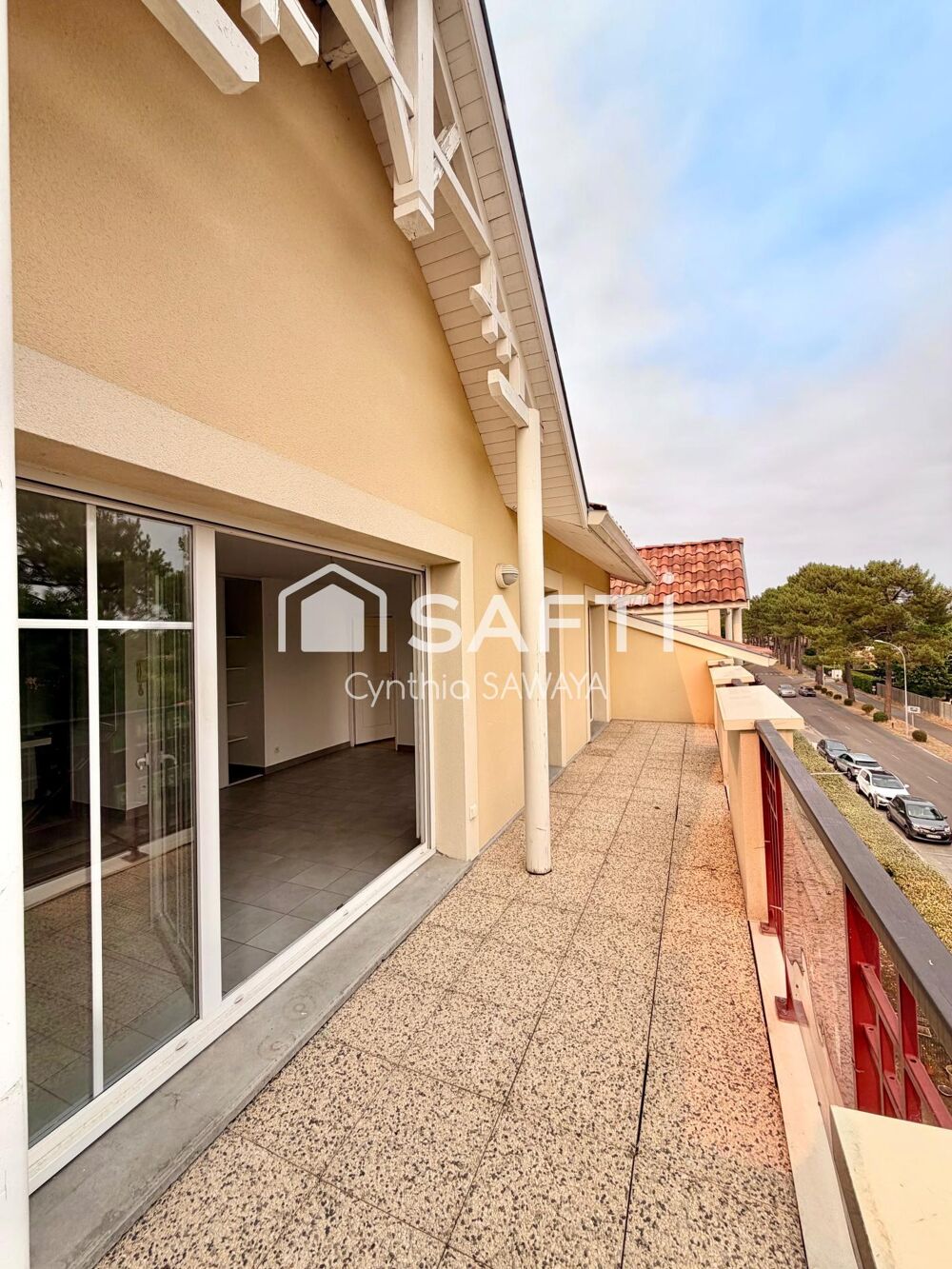 Bel appartement dernier étage avec ascenseur, 2 places de parking et et terrasse 15m2!
