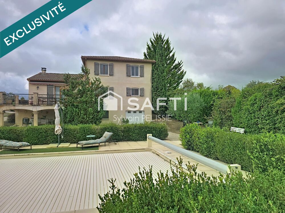 Vente Maison À Castelnau-Montratier, découvrez cette villa de 161 m² sur un terrain de 4937 m² constructible offrant quatre chambres, une vie Castelnau-montratier