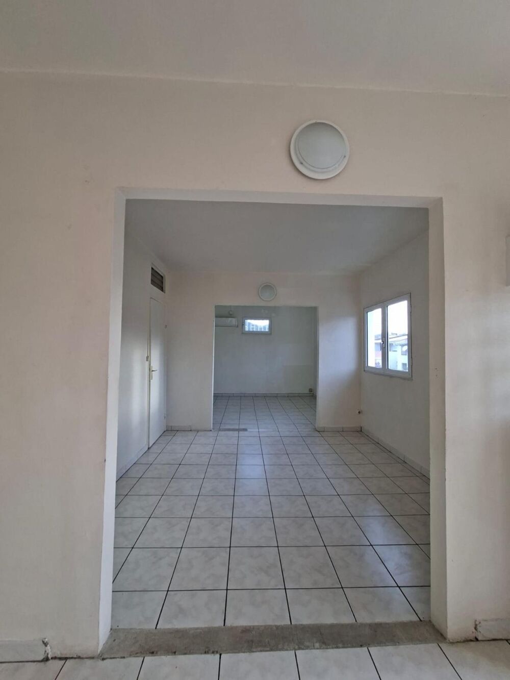   Local professionnel 79 m² – Idéal activité médicale, paramédicale ou tertiaire Le robert
