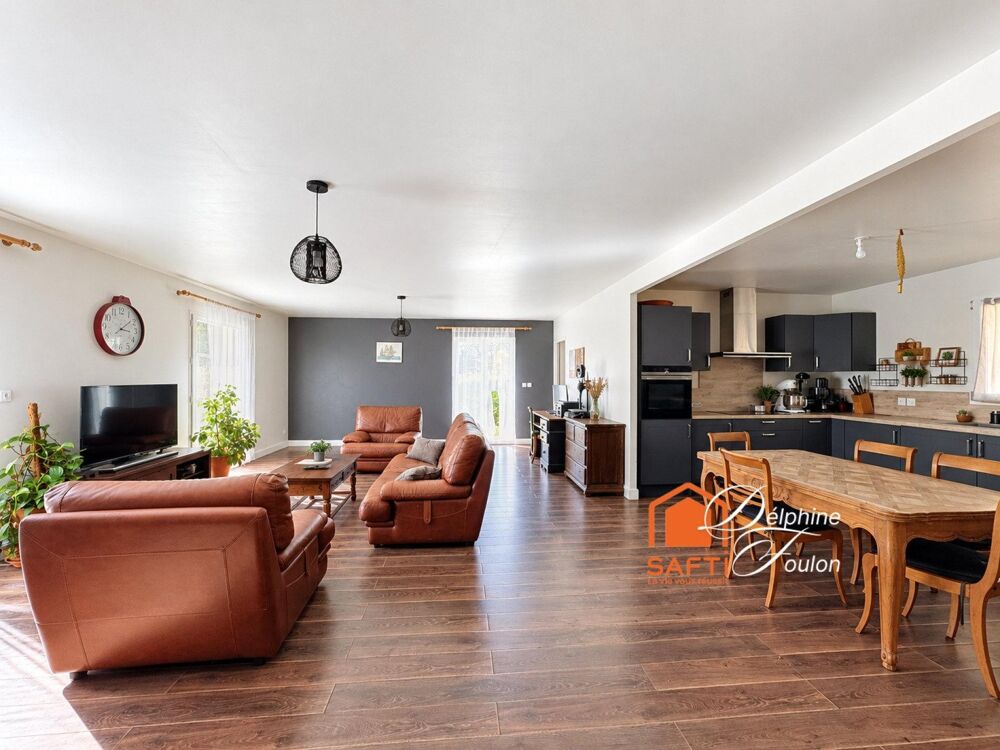 Vente Maison Belle maison familiale avec 4 chambres, grand garage et jardin Saint-andre-le-gaz
