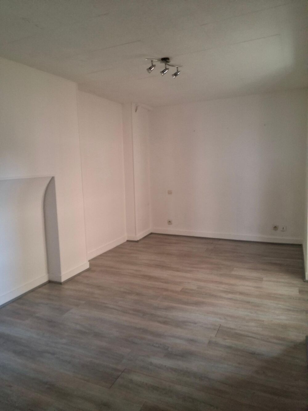 Vente Maison Maison familiale : 3 chambres, garage, cour, balcon La fleche