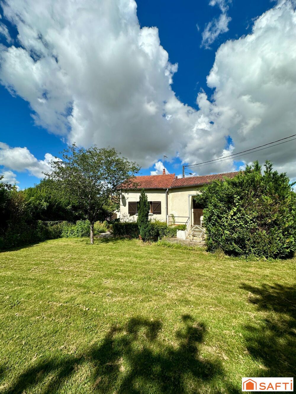 Vente Maison Maison de bourg de 54m2 avec un beau jardin Parigny-les-vaux