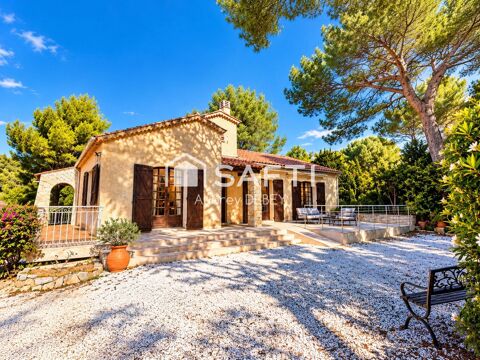   SANARY-SUR-MER – BEAUCOURS | UNE ADRESSE PRIVILÉGIÉE, LE CALME ABSOLU ET LES PLAGES À PIED Maison - 7 pièce(s) - 155 m²