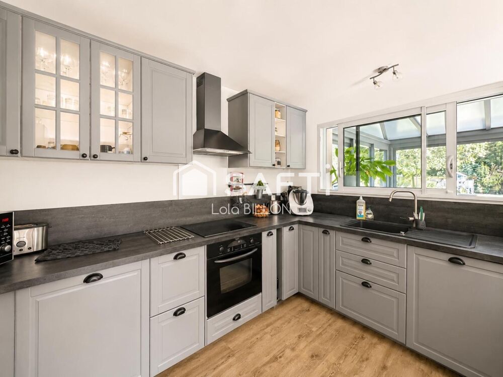 Vente Maison L'espace de la campagne, à quelques minutes seulement de la gare et du tram. Pessac