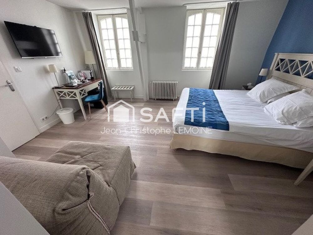   H�tel   murs et fond  24 clefs cr�perie et restaurant toqu� 