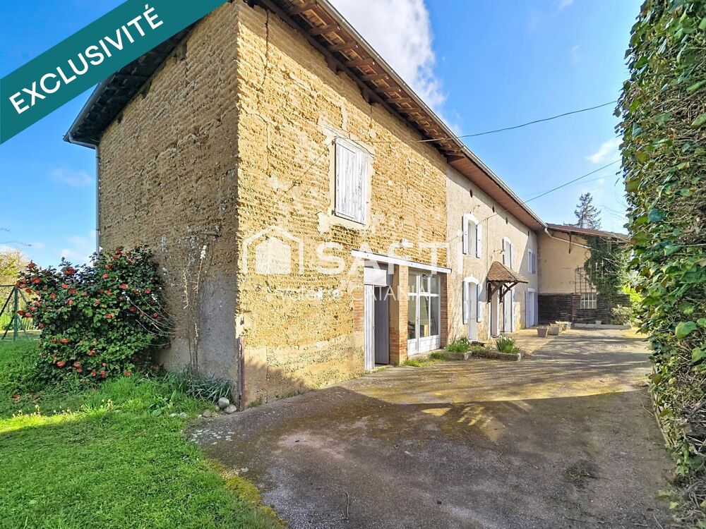 Saint-Siméon-de-Bressieux- Ancien corps de ferme à rénover de 160m² habitables avec dépandances