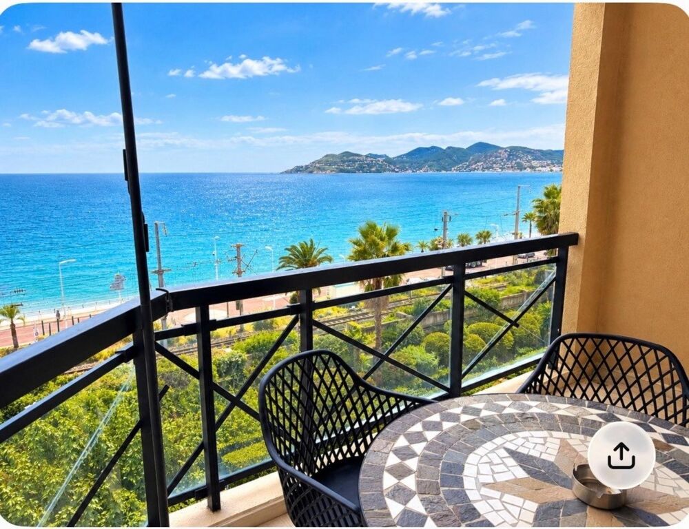 Vente Appartement superbe 2piéces avec vue panoramique sur la mer Cannes