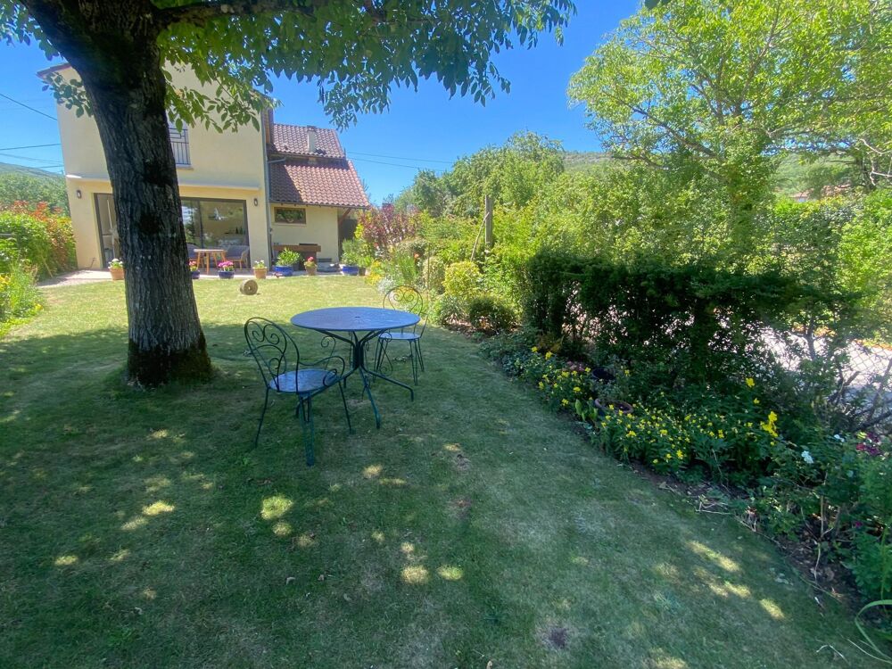 Vente Maison Maison spacieuse et lumineuse avec grand garage et piscine dans la vallée du Lot. Cadrieu