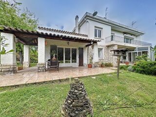  Maison  vendre 10 pices 190 m