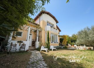  Maison � vendre 8 pi�ces 220 m�