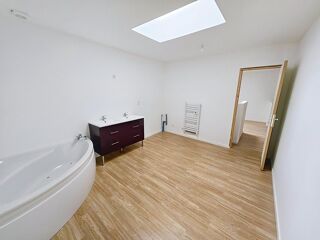  Maison à louer 3 pièces 160 m²