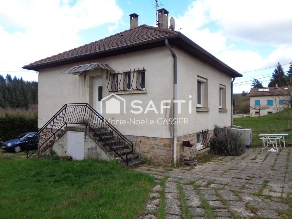 Maison avec sous-sol complet  Environnement calme  Fort potentiel