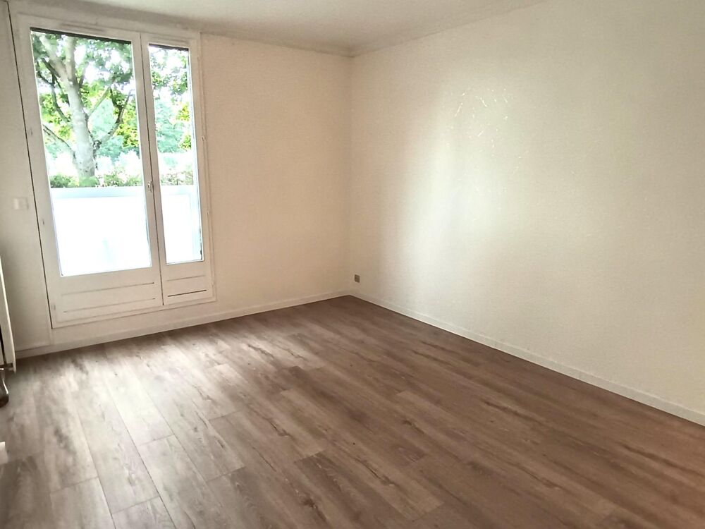 Vente Appartement Beau 3P en Rez-de-Jardin avec terrasse au calme à qqs minutes à pied de la Gare RER Cergy