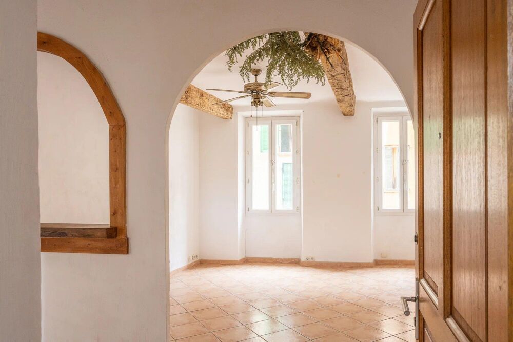 Callian, Appartement deux chambres au premier étage