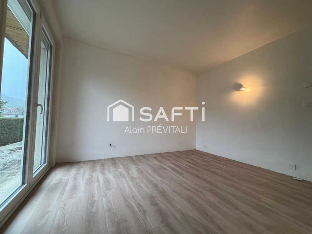 Vente Maison Maison idéalement située disposant d'un grand terrain plat et clôturé Martignat