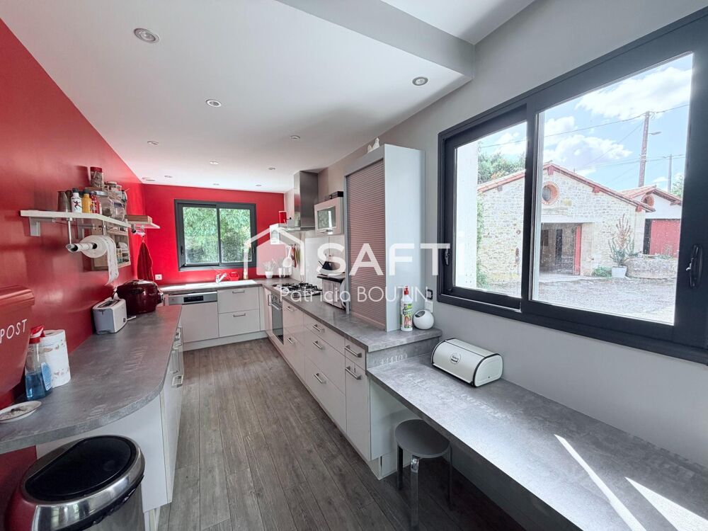 Vente Maison MAISON DE PLAIN PIED + APPARTEMENT DUPLEX ATTENANT ET GARAGES ET DÉPENDANCES A VOUILLE Vouille