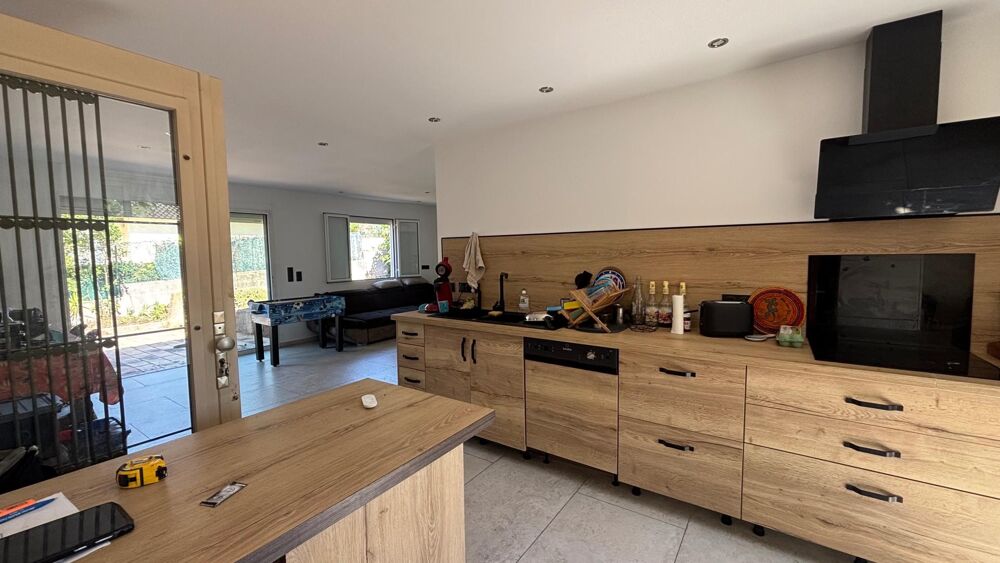 Maison plain pied ,3 chambres garage et piscine