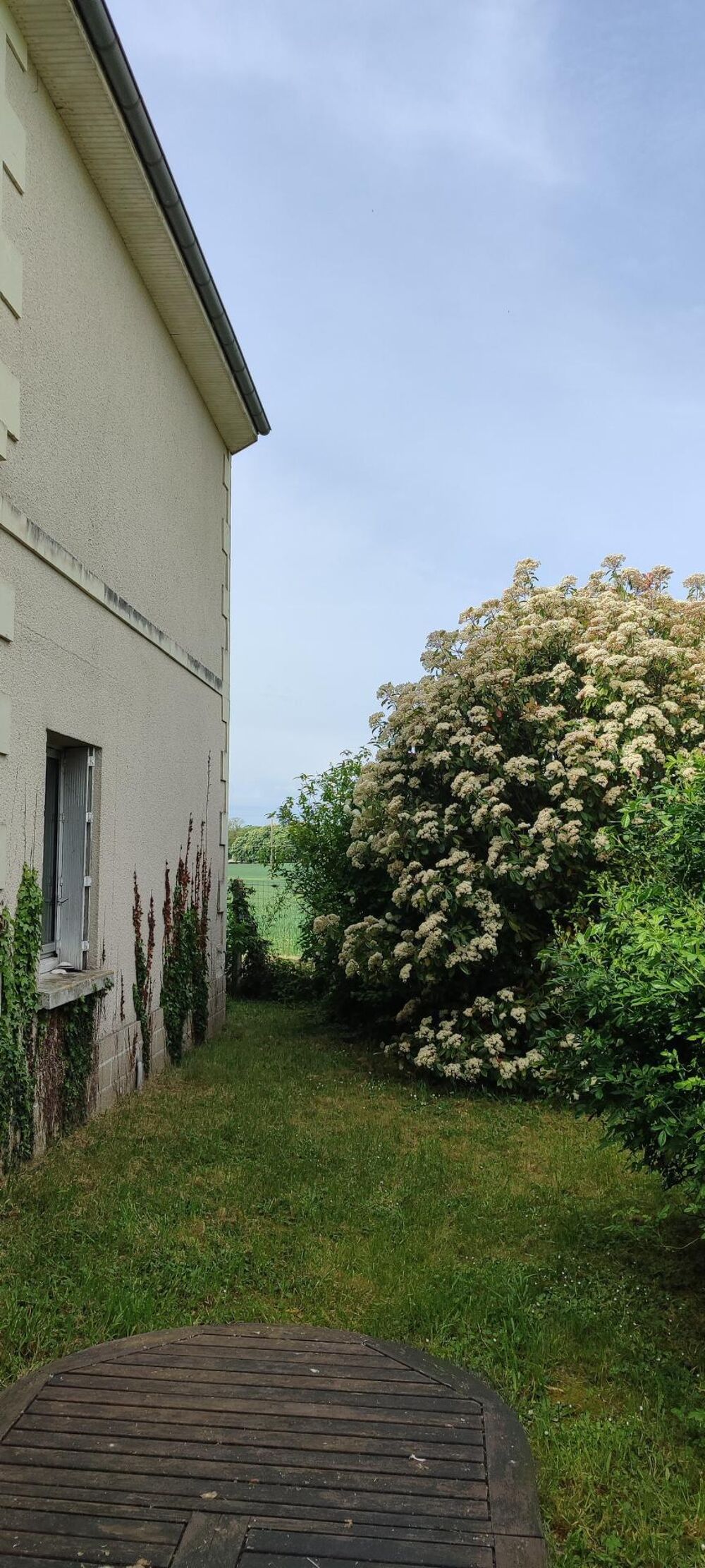 Superbe maison en pierre de Tuffe avec grand potentiel !