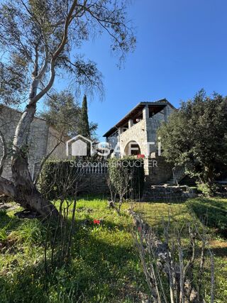  Maison � vendre 8 pi�ces 205 m�